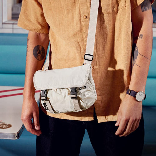 Cinch Mini Messenger 輕便日常斜背包