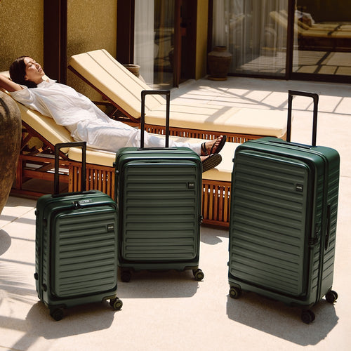 LOJEL_CuboForestGreen_Lifestyle2026_16
