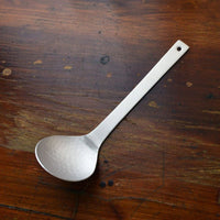 日本製 鋁製一體成形鎚目紋湯勺