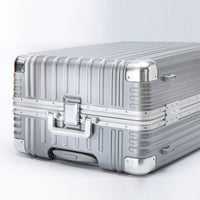 Voyager 29吋輕奢鋁框行李箱 日本Hinomoto頂規靜音飛機輪 100%PC 頂級耐衝擊抗刮材質 (兩色任選)