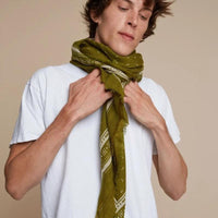 N°365 - OLIVE GREEN 羊毛方巾