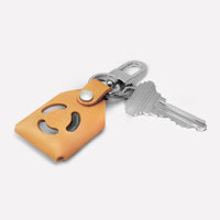 AirTag 義大利植鞣革保護套附鑰匙圈與勾扣