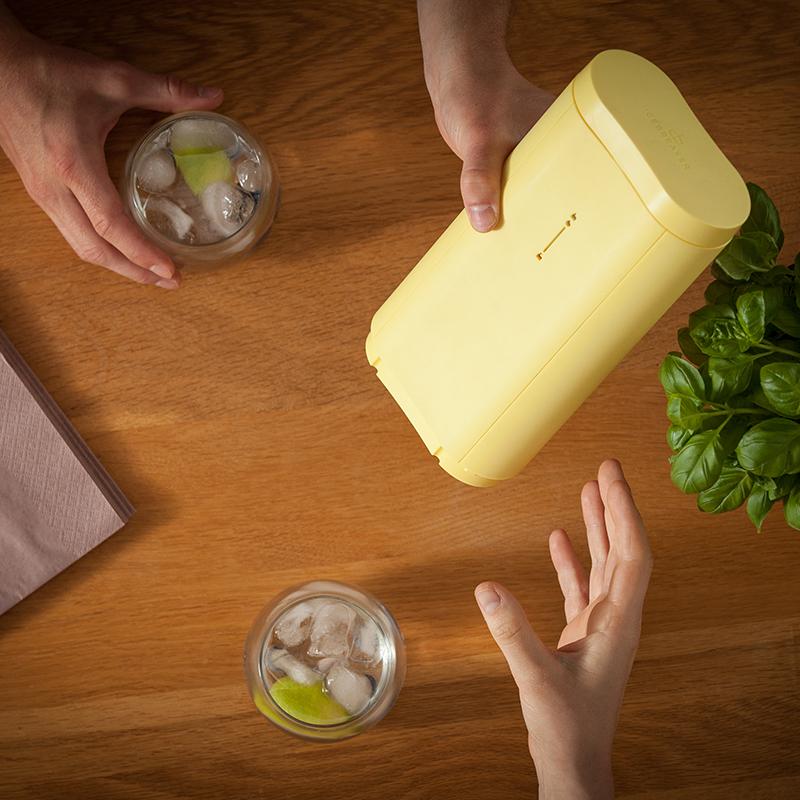 輕鬆取用製冰器 - 檸檬黃