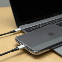 AluCable™ 鋁質 USB-C 對 Lightning 連接線
