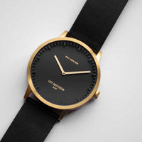 Tube ｜北歐工業齒輪設計真皮腕錶 (40mm, 黃銅金x沉穩黑錶盤黑皮革錶帶)