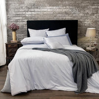 【伊莉斯】100%精梳棉素色雙人床組-寧靜灰+素色舒眠毯